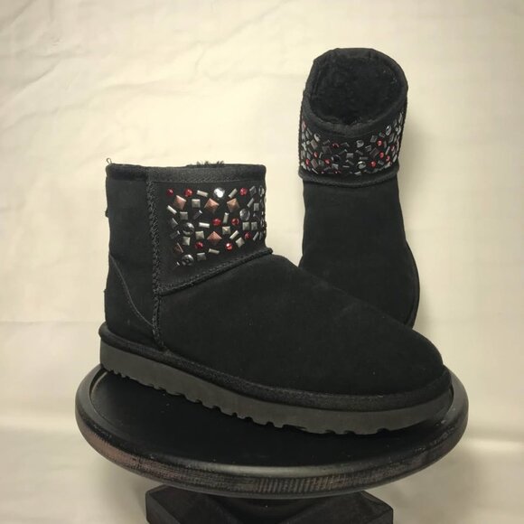 UGG CLASSIC MINI II STUD SUEDE Genuine Shearling WOMEN'S BOOTS US SIZE 5 BLACK - Picture 2 of 3
